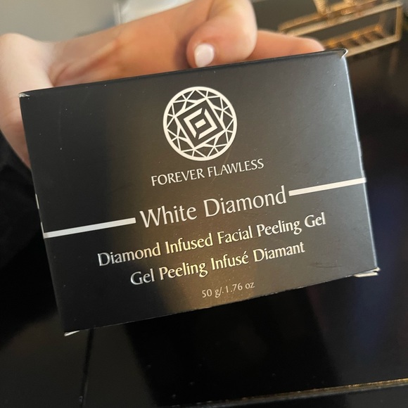 Forever flawless - white diamond peeling gel